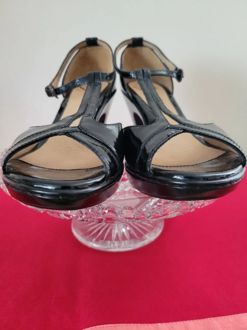Sofft black patent leather T-strap shoes